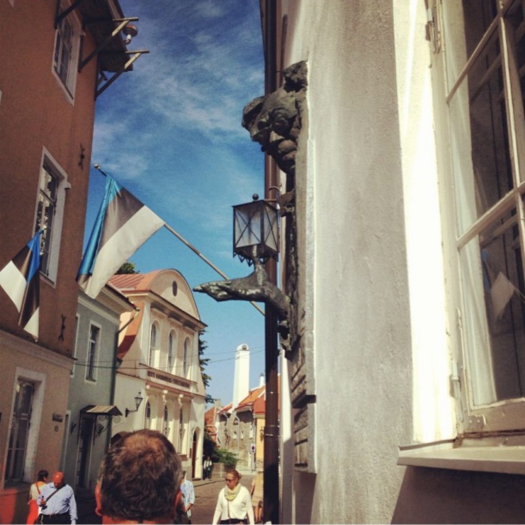 مدينة تالين .. رحلة خارج حدود الزمان