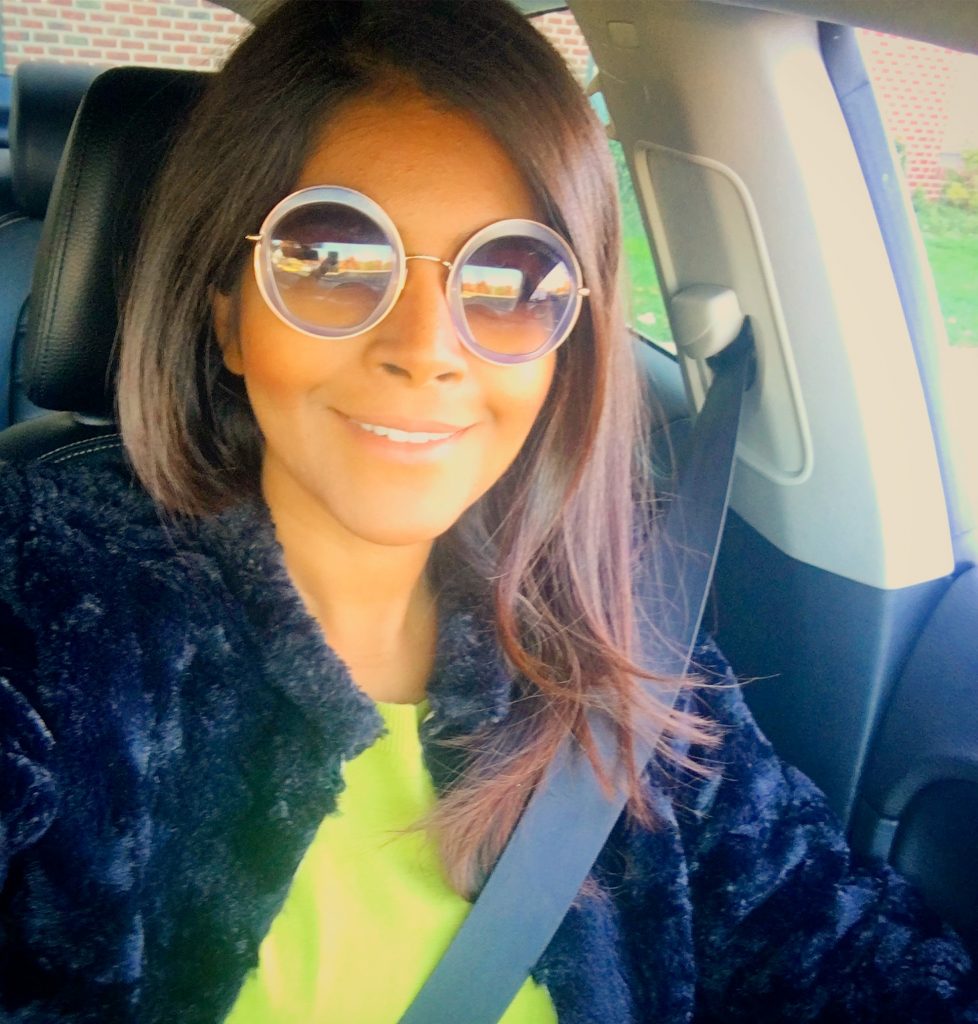 معيدة للأذهان حادثة منال الشريف ميساء العمودي تُثير الجدل مجدداً وتقود سيارتها في شوارع جدة